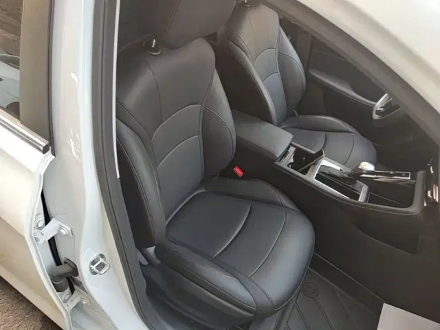 Roewe i5 — Фото автомобиля 24