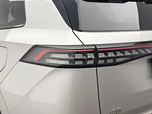 Dongfeng eπ 008 — Фото автомобиля 14