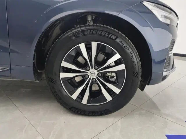 Volvo XC60 — Фото автомобиля 6