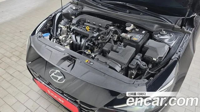 Hyundai AVANTE Avante (CN7) — Фото автомобиля 4