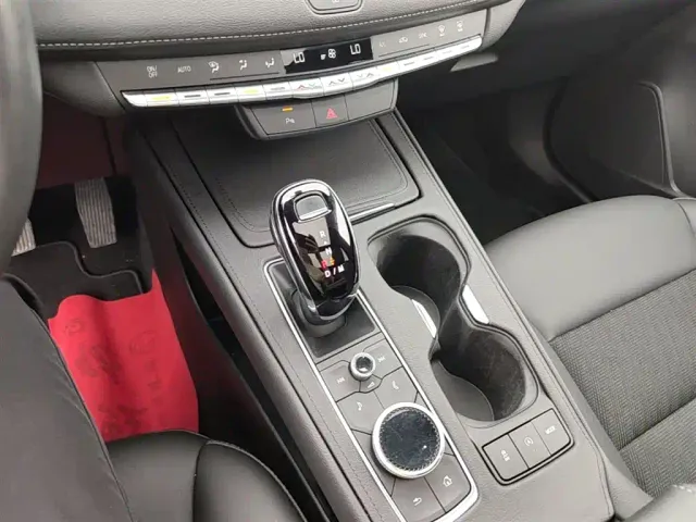 Cadillac XT4 — Фото автомобиля 13