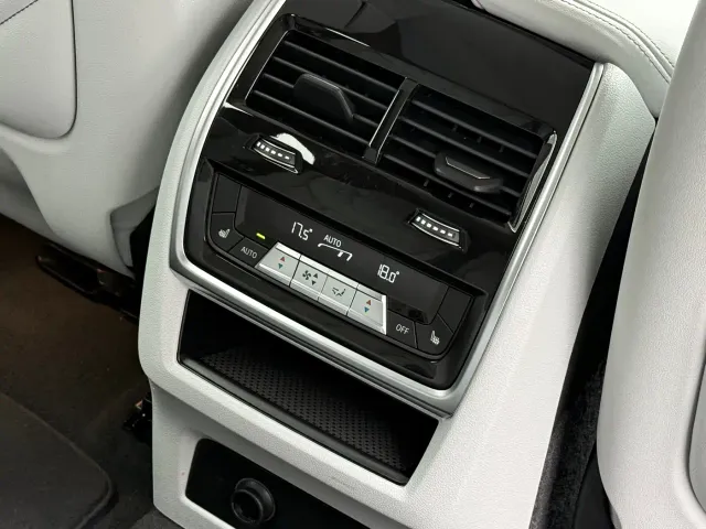 BMW XM — Фото автомобиля 8
