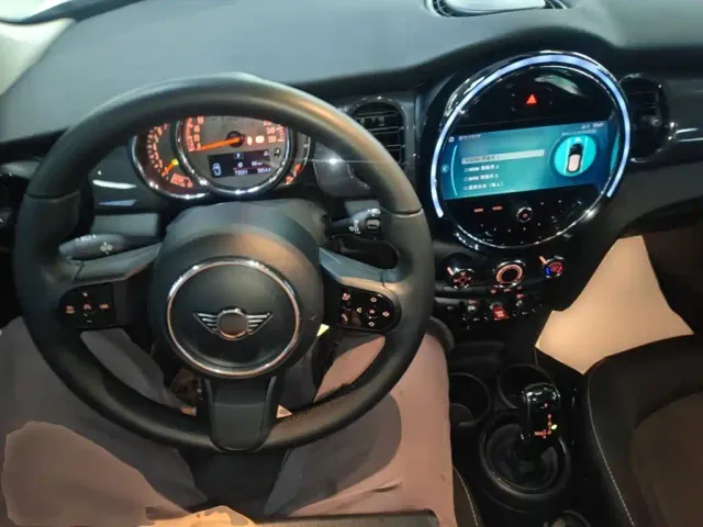 MINI Hatch — Фото автомобиля 9