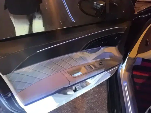 Audi A8 — Фото автомобиля 7