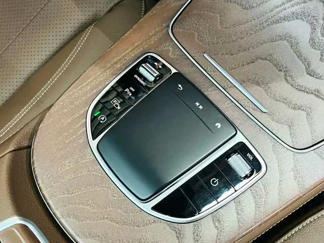 Mercedes-Benz E-Class — Фото автомобиля 13