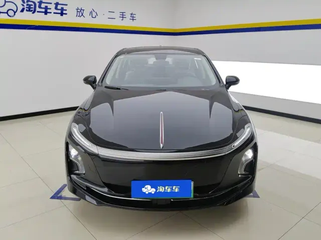 Hongqi E-QM5 — Фото автомобиля 2