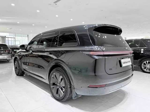 Li Auto L9 — Фото автомобиля 6