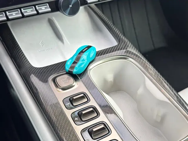 Xiaomi SU7 — Фото автомобиля 21
