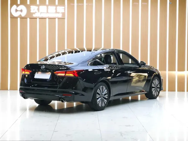 Nissan Teana — Фото автомобиля 8
