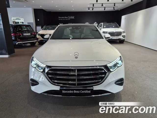 Mercedes-Benz E-Class — Фото автомобиля 3