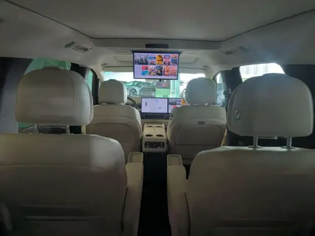 Li Auto MEGA — Фото автомобиля 9