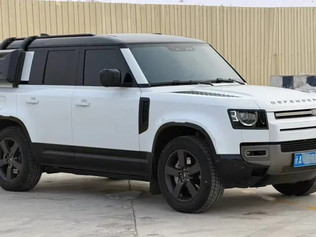 Land Rover Defender — Фото автомобиля 3