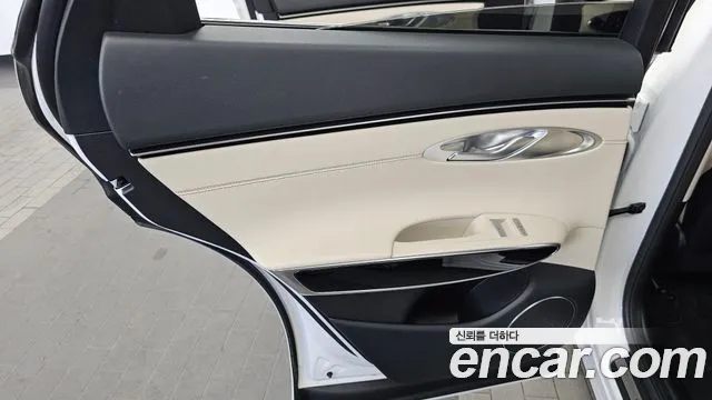 Genesis GV70 2.5T Бензин AWD — Фото автомобиля 24