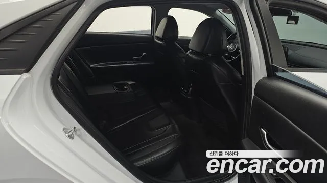 Hyundai Avante CN7 — Фото автомобиля 16