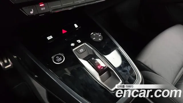 Audi Q4 e-tron F4 — Фото автомобиля 12