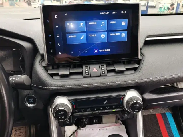 Toyota RAV4 — Фото автомобиля 9