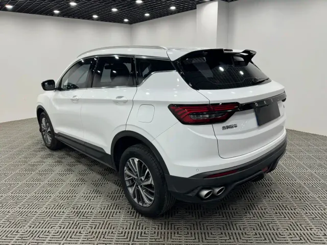 Geely Binyue — Фото автомобиля 9