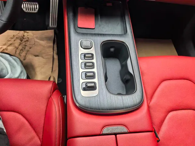 Xiaomi SU7 — Фото автомобиля 10