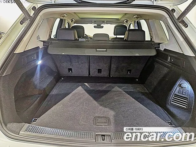 Volkswagen Touareg Generation 3 — Фото автомобиля 7