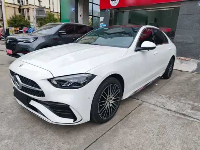 Фотография автомобиля — Mercedes-Benz C-Class