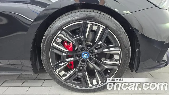 BMW i5 G60 — Фото автомобиля 6
