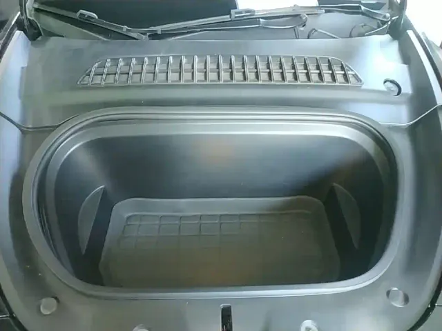 Tesla Model Y — Фото автомобиля 19