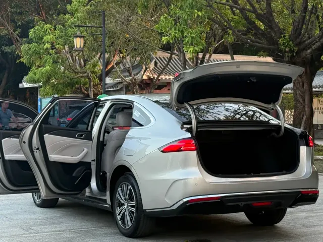 Geely Galaxy Stellar 6 — Фото автомобиля 19