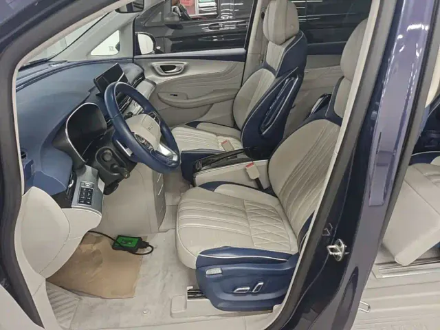 Roewe iMAX8 — Фото автомобиля 14