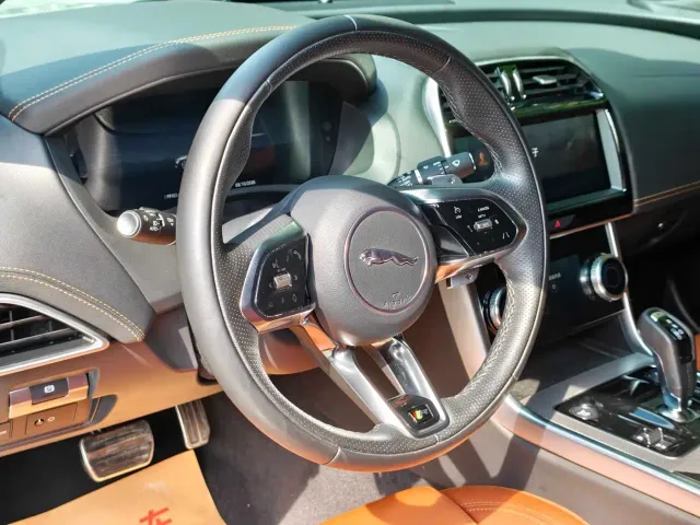 Jaguar XEL — Фото автомобиля 16