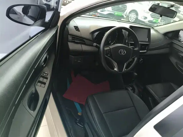 Toyota Vios FS — Фото автомобиля 15