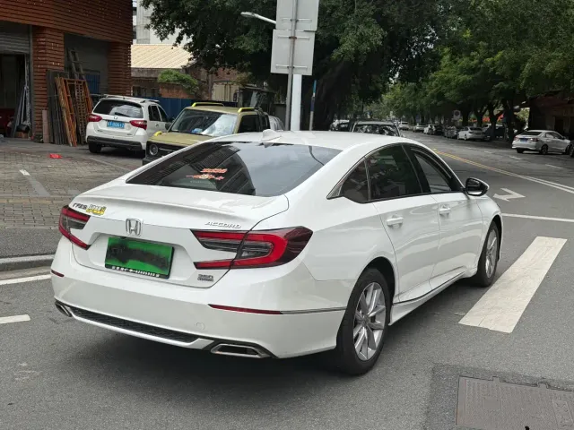 Honda Accord — Фото автомобиля 4