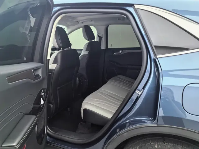 Ford Escape — Фото автомобиля 14