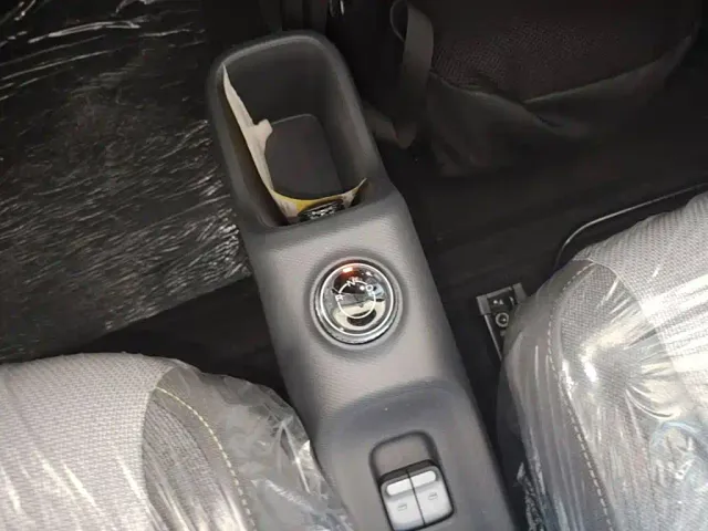 Wuling Zhiguang NEV — Фото автомобиля 12