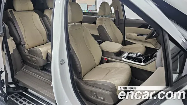Kia Carnival Generation 4 — Фото автомобиля 18