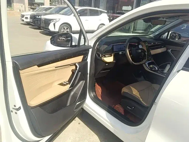 Geely Boyue L — Фото автомобиля 15