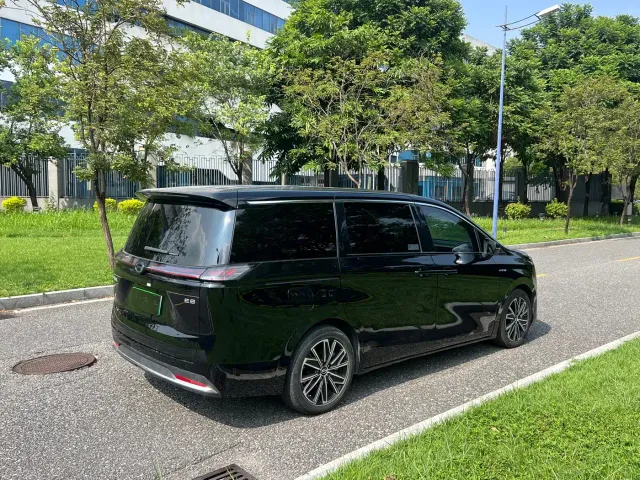 GAC Trumpchi E8 — Фото автомобиля 5