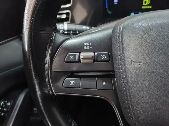 BYD Qin L — Фото автомобиля 8