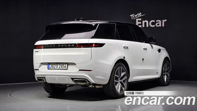 Land Rover Range Rover Sport — Фото автомобиля 2