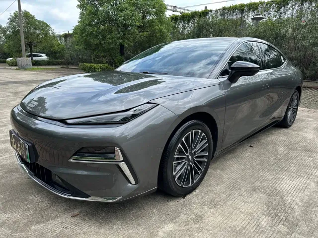 Geely Galaxy Xingyao 8 — Фото автомобиля 4