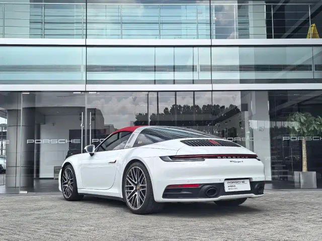 Porsche 911 — Фото автомобиля 10