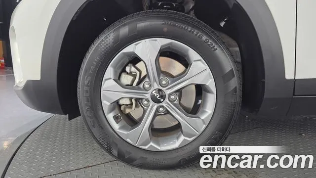 Kia Seltos Бензин 1.6 турбо 2WD — Фото автомобиля 5