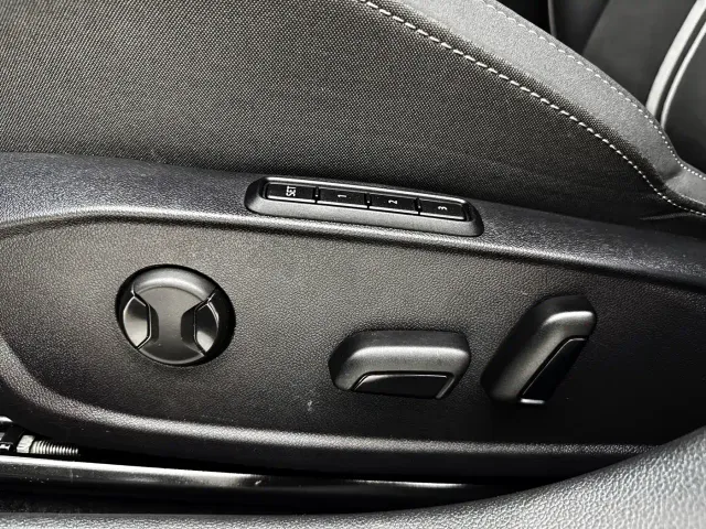 Volkswagen Golf — Фото автомобиля 12
