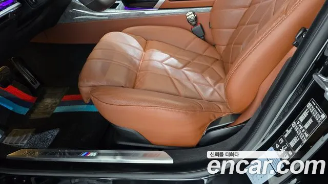 BMW 7-Series 7 серия (G70) 740i xDrive M Sport — Фото автомобиля 16