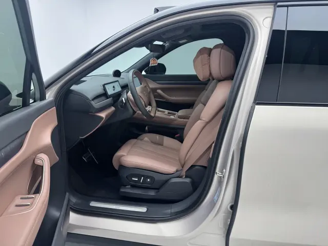 Nio ES8 — Фото автомобиля 9