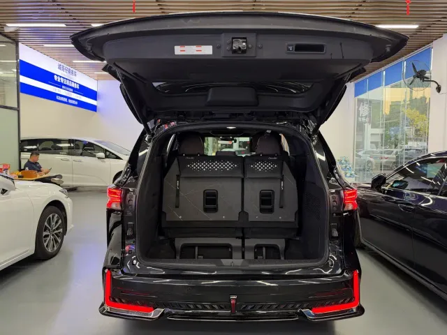 Toyota Sienna — Фото автомобиля 12