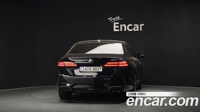BMW 5-Series — Фото автомобиля 4