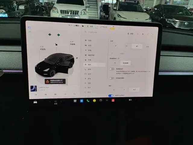 Tesla Model Y — Фото автомобиля 12