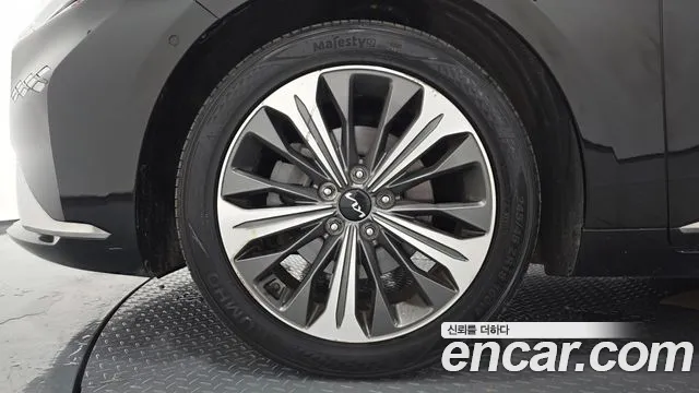 Kia K8 Signature — Фото автомобиля 5