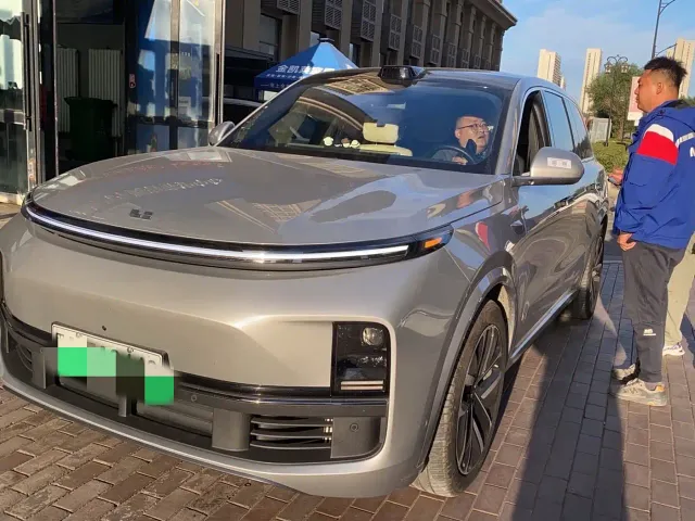 Фотография автомобиля — Li Auto L9