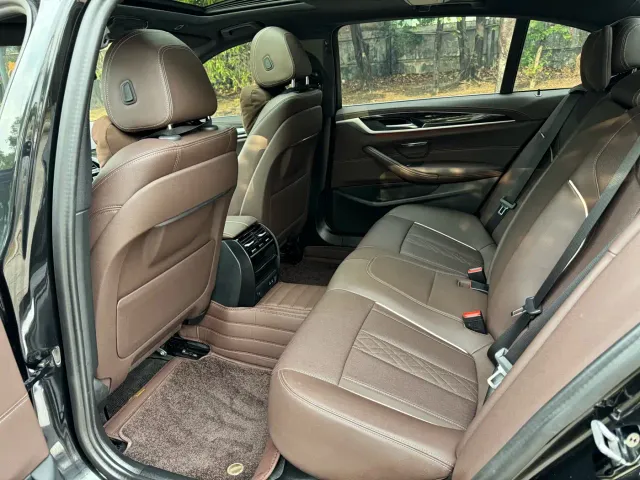 BMW 5 Series — Фото автомобиля 11